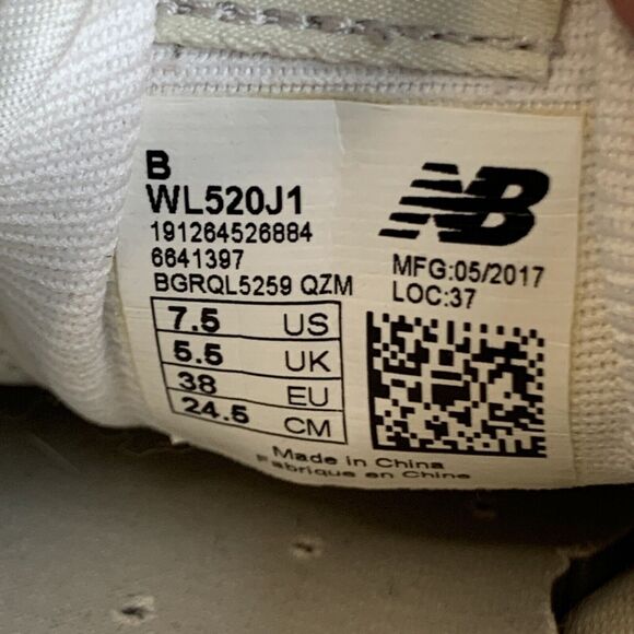 New Balance 520 V1 Womens Size 7.5 B Running Shoes WL520J1 White Sneakers - Picture 8 of 8